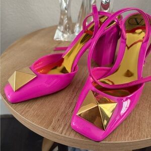 Valentino Garavani Gold Rock Stud Pink Patent Leather Heeled Sandals